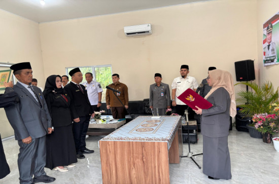 Pelantikan Pejabat Asministrator di Lingkungan Disdukcapil Kabupaten Kampar